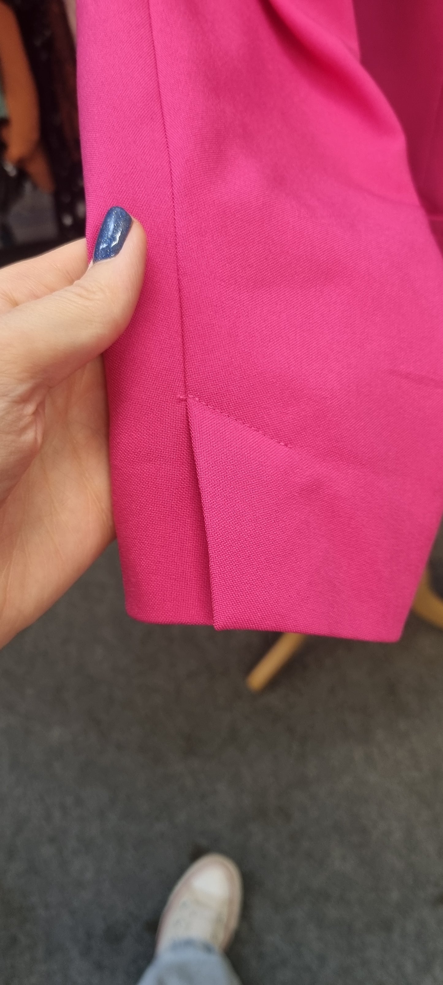 Tailored fuschia pink collarless blazer