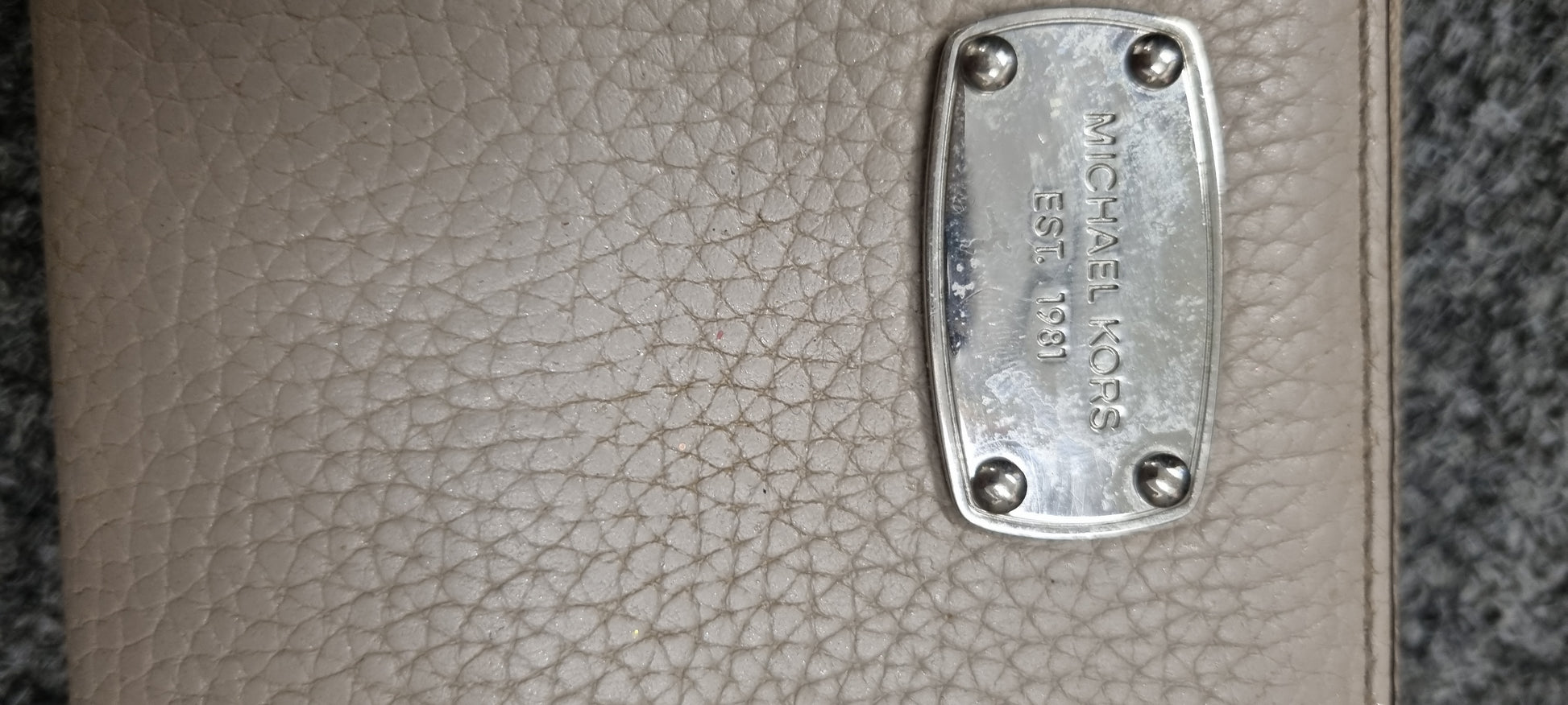 Michael Kors beige purse