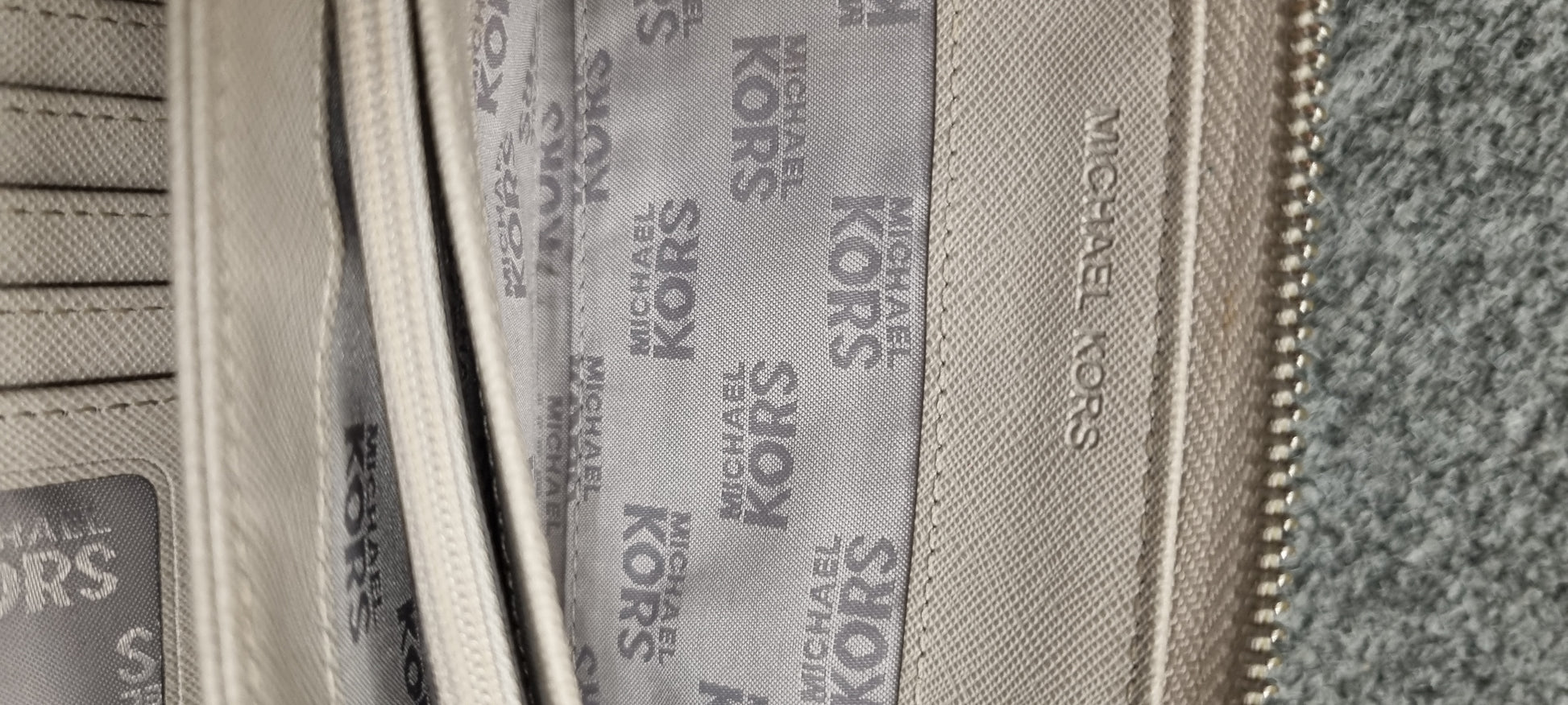 Michael Kors beige purse