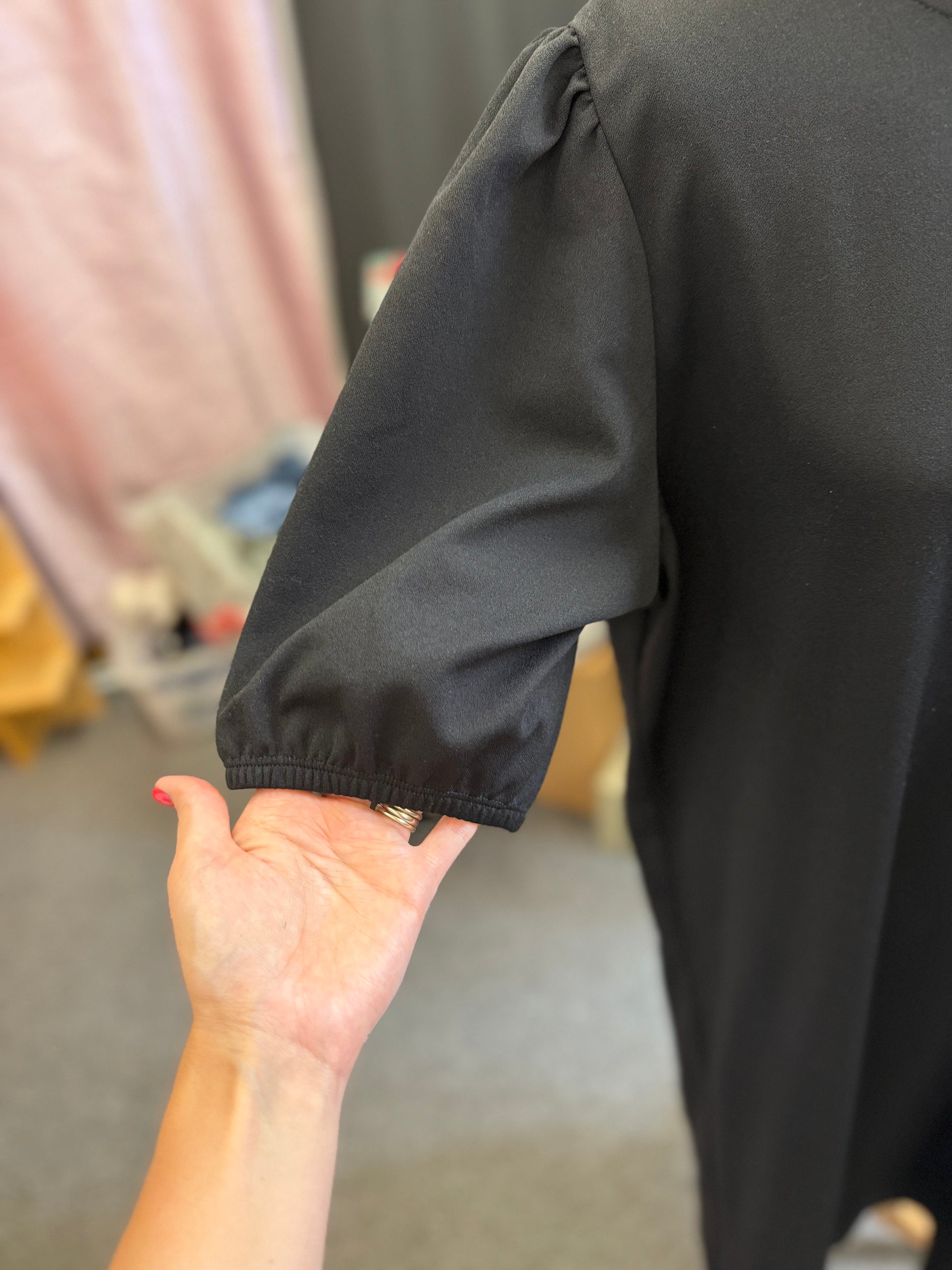 Soya Concept black pouffe sleeve midi dress