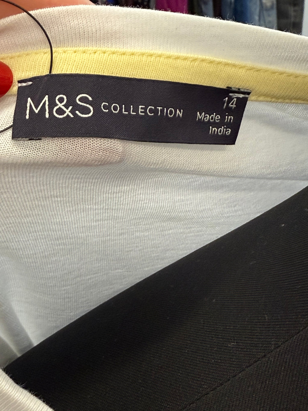 M&S borderie anglaise detail tee