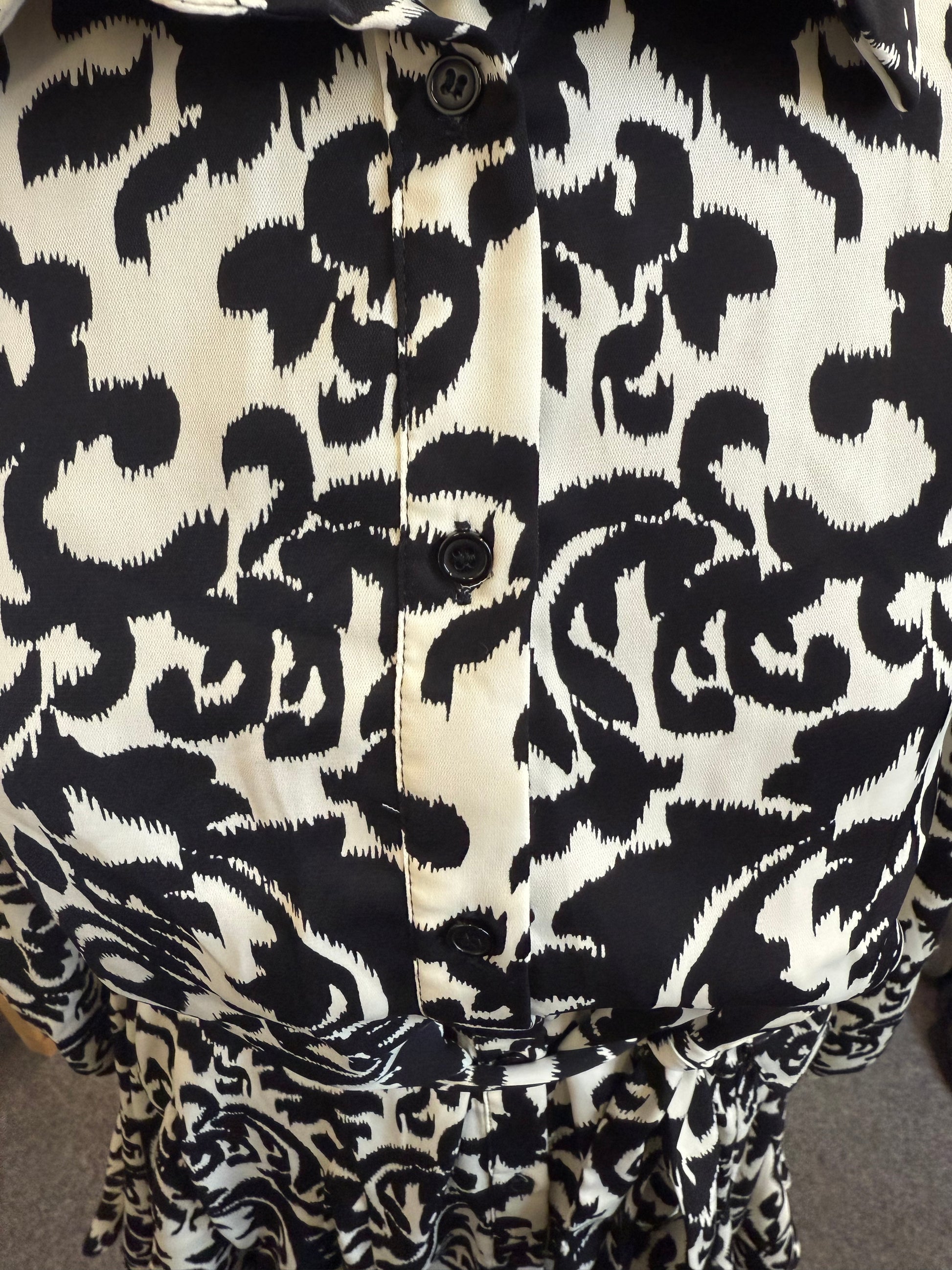 Kilky long sleeved belted mini dress