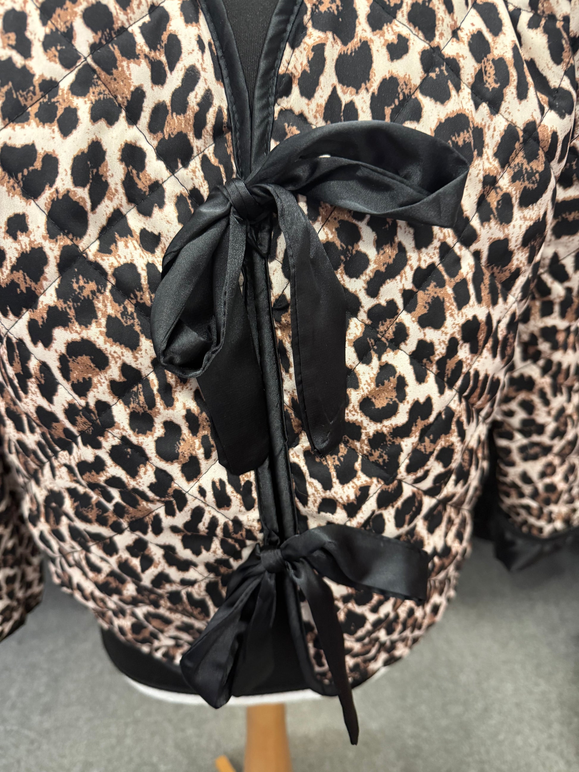 Leopard print front tie collarless jacket