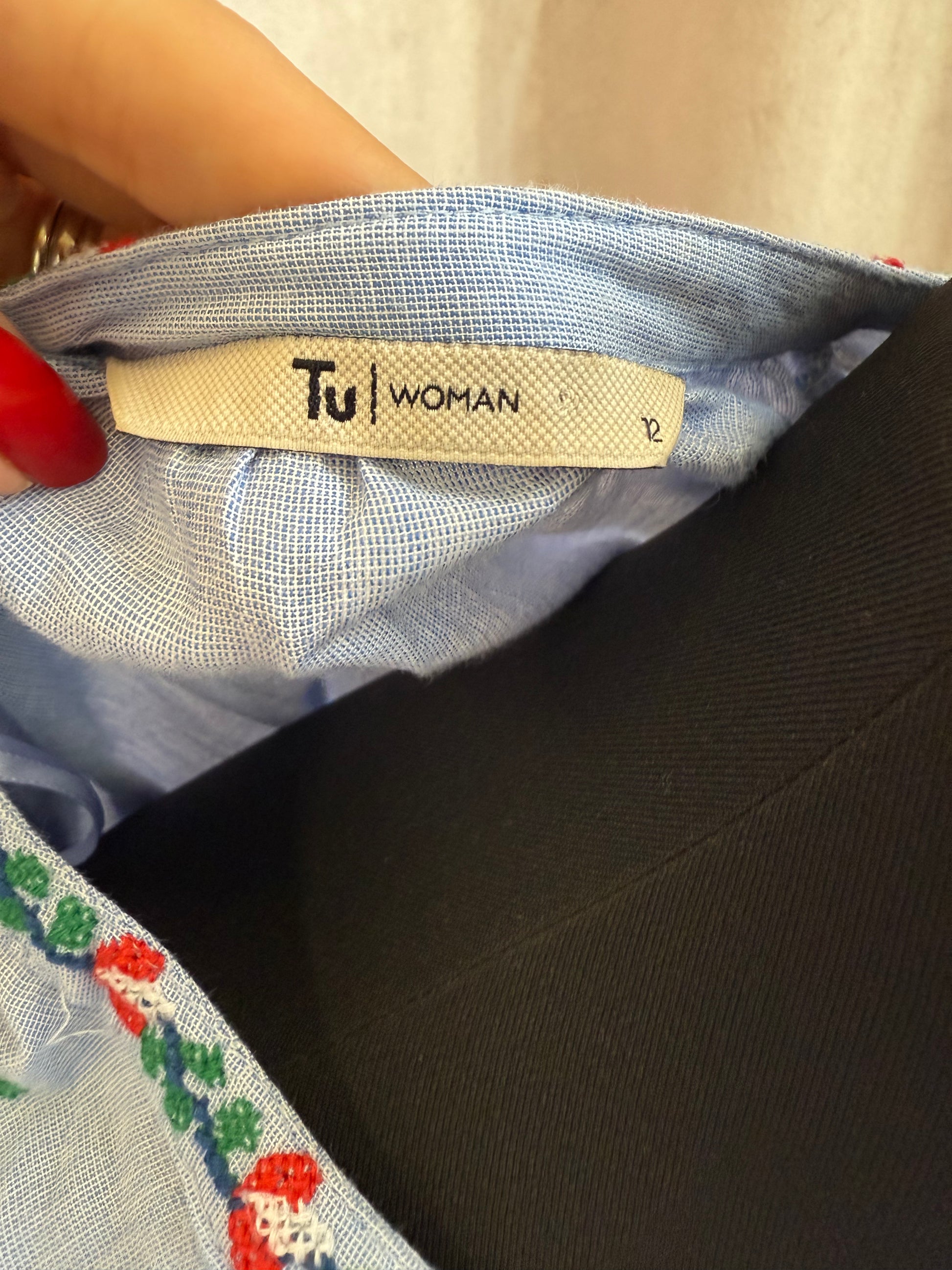 Tu boho embroidered long sleeved top