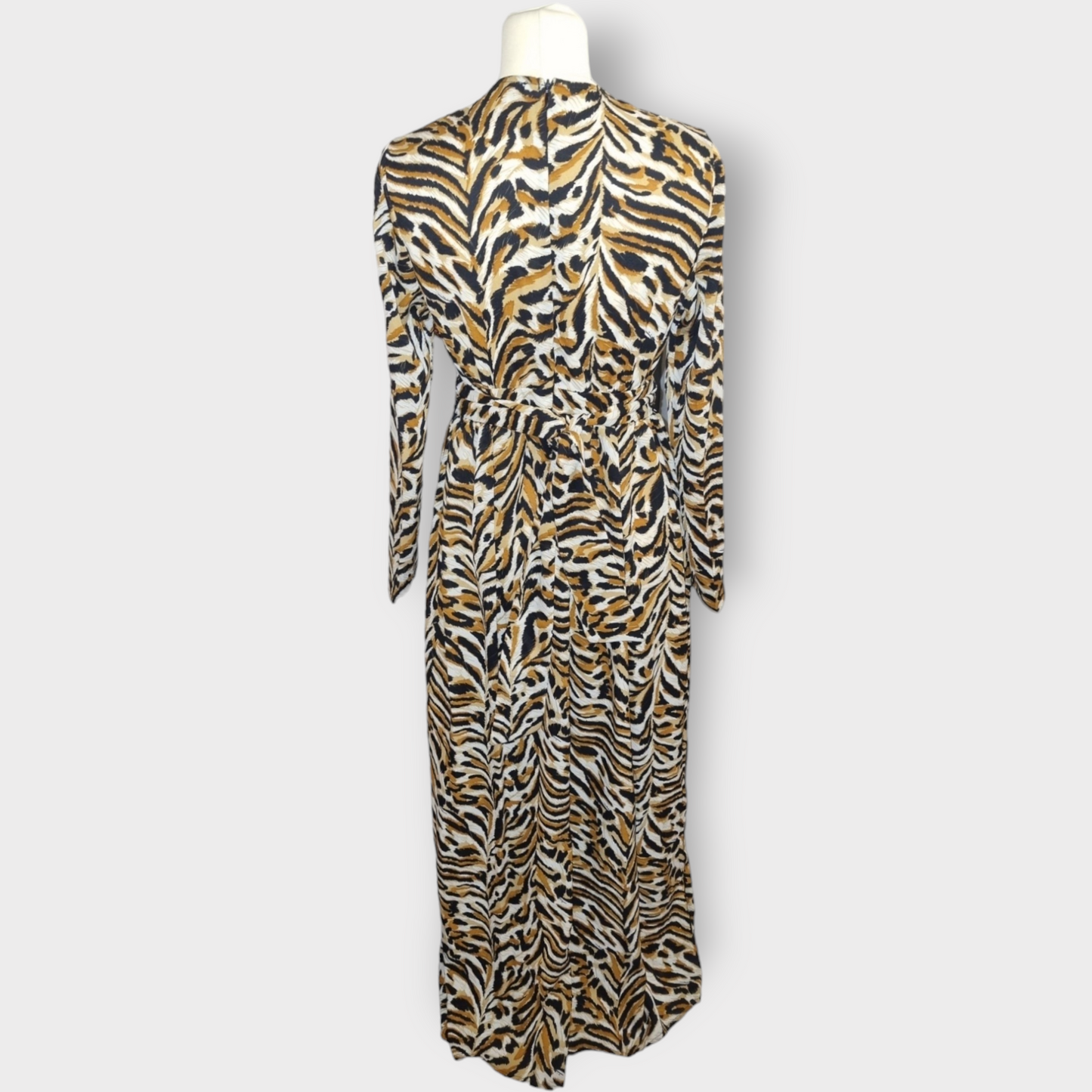 Animal print buttoned long sleeved maxi dress