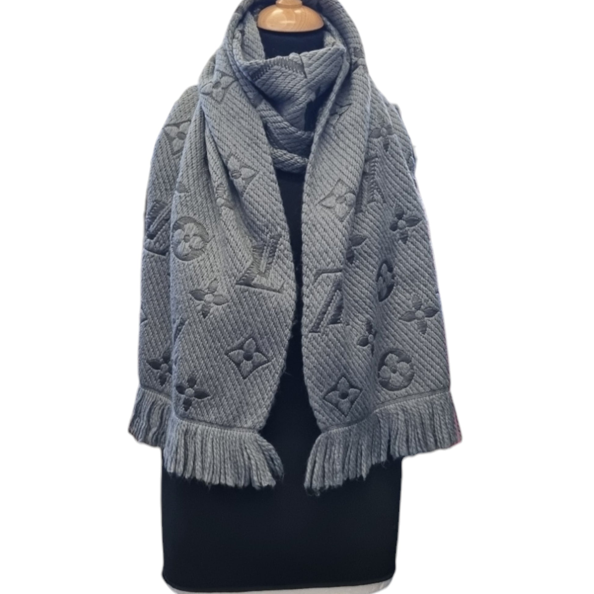 LV 'replica' scarf